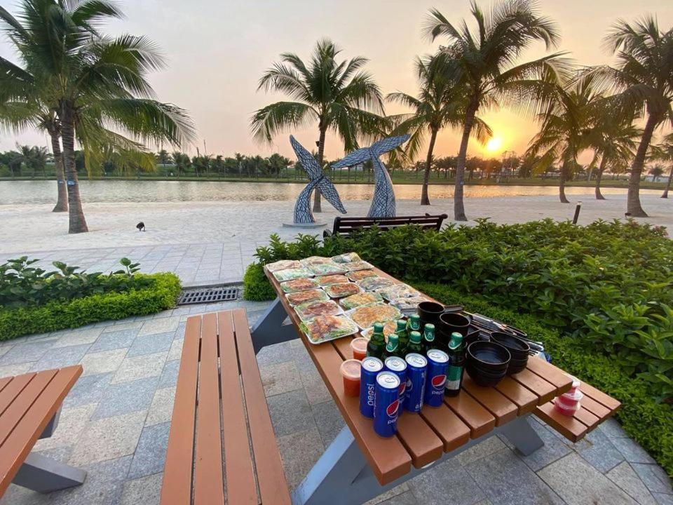 Capsule Vinhomes Ocean Park ハノイ市 エクステリア 写真